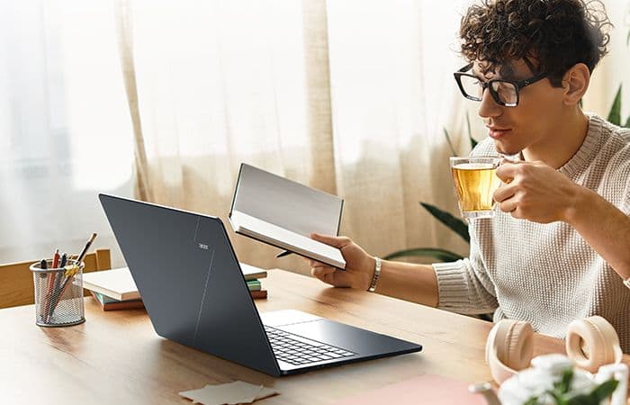 Acer Swift Air 16, Laptop 16 Inci dengan Layar OLED 3K