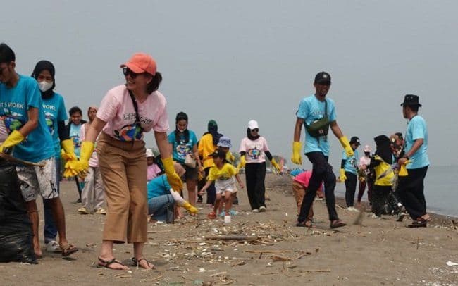 Dukung Lingkungan Berkelanjutan, Sony Gelar Beach Clean Up