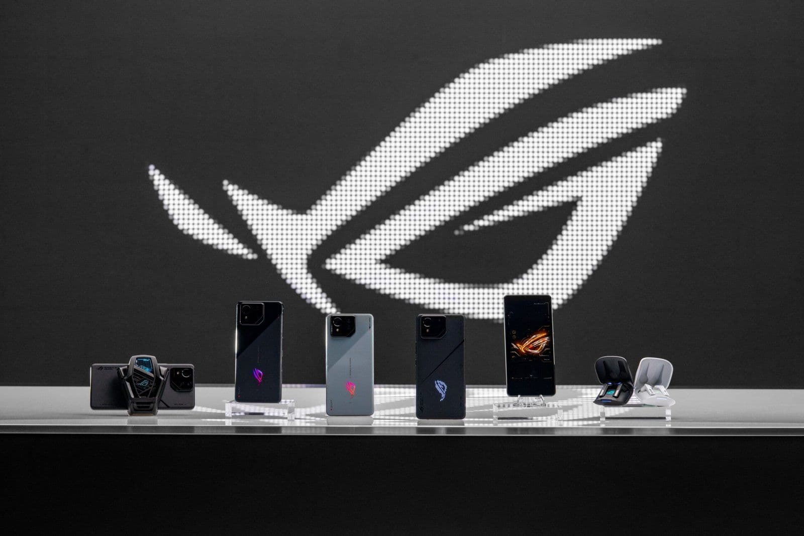 Hemat Hingga Rp500.000 dengan Promo Spesial ROG Phone 8 Series!