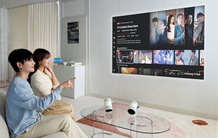Samsung Luncurkan The Freestyle+, Proyektor Portabel AI Cerdas