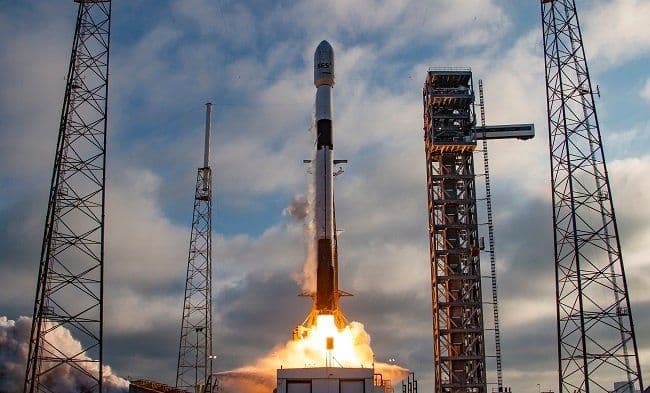 SES Berhasil Luncurkan Satelit Kelima dan Keenam O3b mPOWER