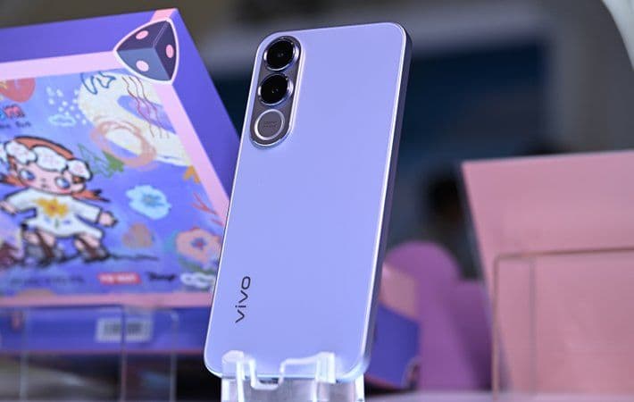 vivo V70 FE: Hp Kamera 200MP dengan Baterai Badak 7000mAh