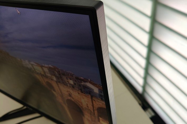 Acer VG240Y X1 bezel super tipis