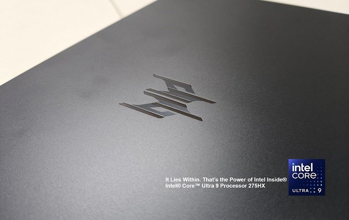 Intel® Core™ Ultra 9 processor 275HX