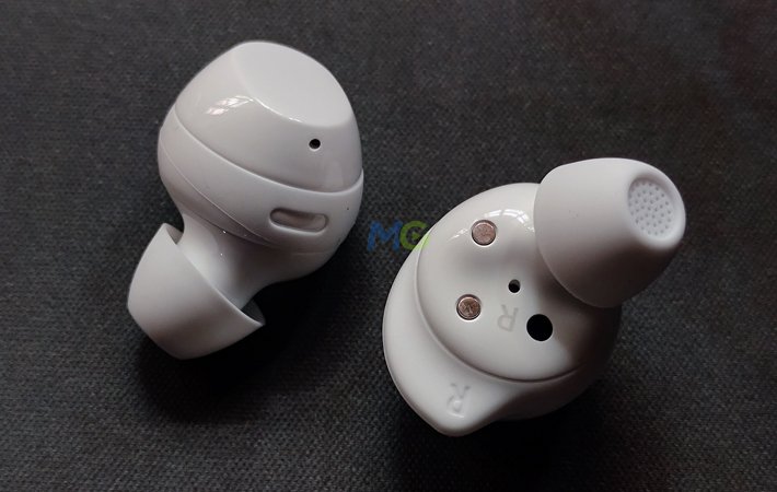 Tahan debu dan percikan air (IP54)