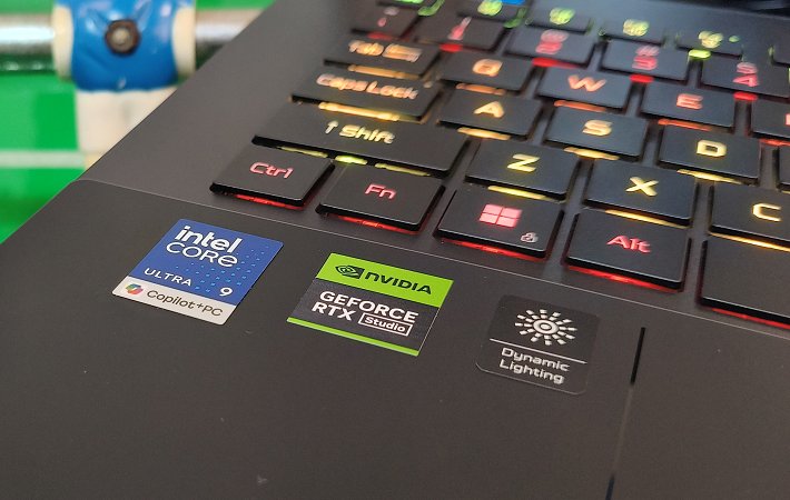 Predator Triton 14 AI ditenagai oleh Intel® Core™ Ultra 9 Processor 288V