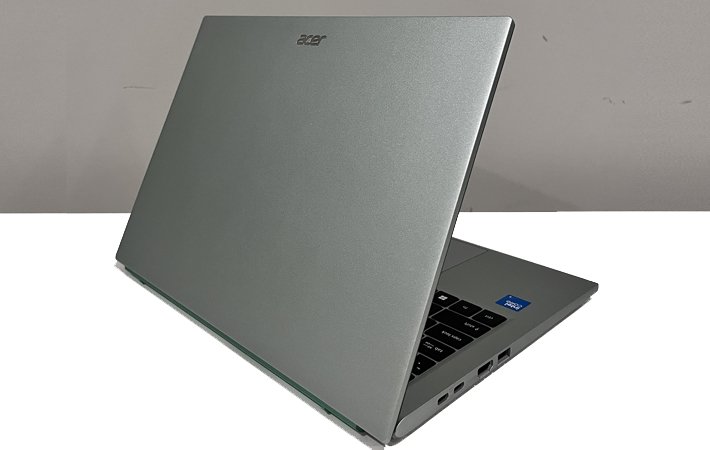 Acer Aspire Go 14 Mood Lilac tampak samping bodi tipis 37%