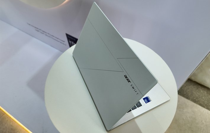 Swift Edge 14 AI
